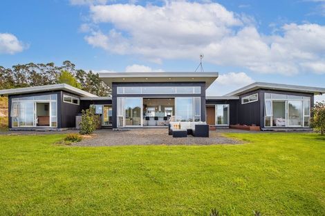 Photo of property in 69 Cemetery Road, Te Arai, Wellsford, 0975