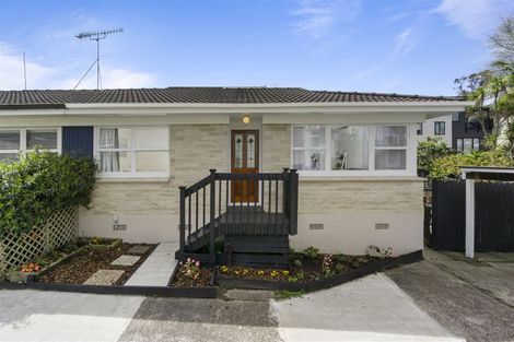 Photo of property in 2/47 Hogans Road, Glenfield, Auckland, 0629