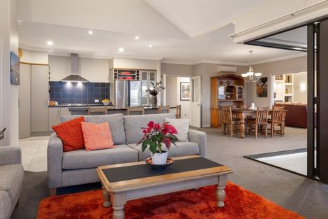 Photo of property in 22 Haden Place, Omokoroa, 3114