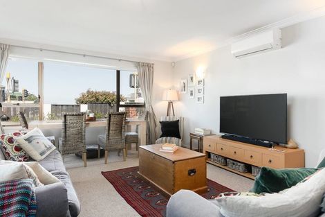 Photo of property in 1/131 Mokoia Road, Birkenhead, Auckland, 0626