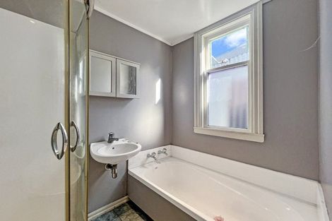 Photo of property in 35 Riddlers Crescent, Petone, Lower Hutt, 5012