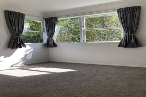 Photo of property in 11 Finlow Drive, Te Atatu South, Auckland, 0610