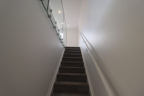 Photo of property in 18b Edgware Road, West Harbour, Auckland, 0618