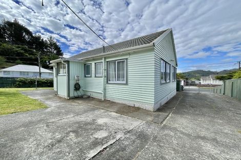 Photo of property in 5 Ingram Street, Naenae, Lower Hutt, 5011