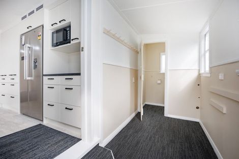 Photo of property in 305 Featherston Street, Palmerston North, 4410