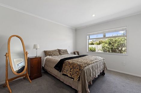 Photo of property in 9 Annalise Place, Orewa, 0931