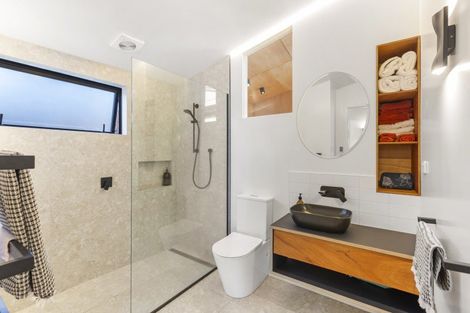 Photo of property in 21 Point Street, Raglan, 3225