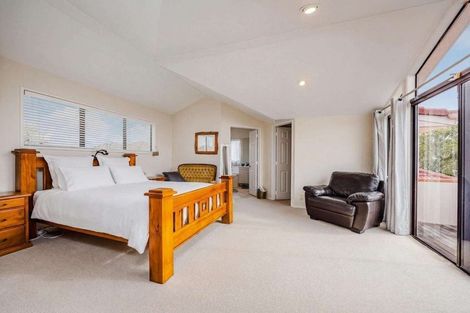 Photo of property in 22 Gillard Place, Eastern Beach, Auckland, 2012