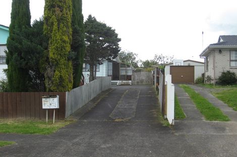 Photo of property in 1/5 Mon Desir Place, Manurewa, Auckland, 2102