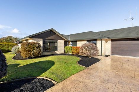 Photo of property in 10 Cairns Crescent, Rototuna, Hamilton, 3210