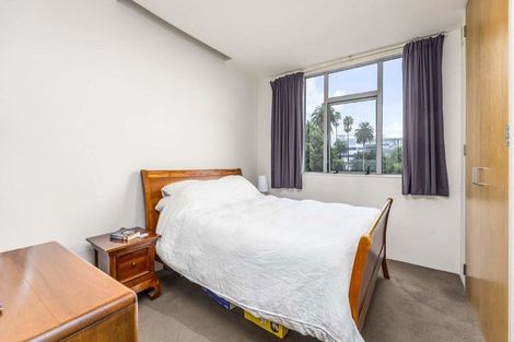 Photo of property in 7 Maori Hut Road, Red Beach, 0932
