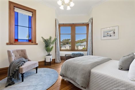 Photo of property in 26 Grove Road, Kelburn, Wellington, 6012