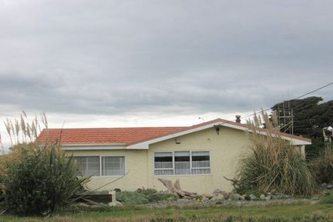 Photo of property in 31 Marine Parade South, Foxton Beach, Foxton, 4815