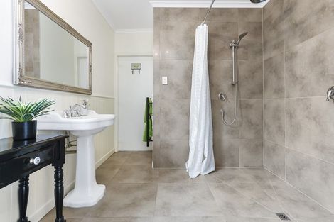 Photo of property in 14 Church Road, Mangere Bridge, Auckland, 2022