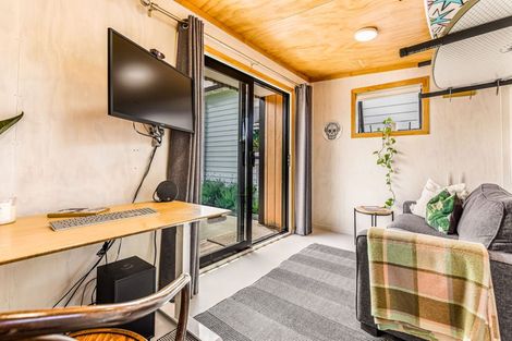 Photo of property in 1/5 Kotuku Street, Te Atatu Peninsula, Auckland, 0610