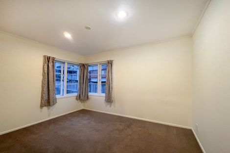 Photo of property in 17 Alma Street, Te Atatu South, Auckland, 0610