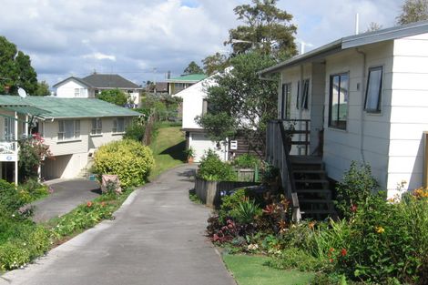 Photo of property in 2/698 East Coast Road, Pinehill, Auckland, 0632