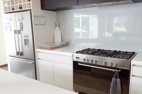 Photo of property in 32d Ainslee Street, Highlands Park, New Plymouth, 4312