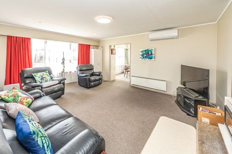 Photo of property in 14 Saunders Place, Gonville, Whanganui, 4501