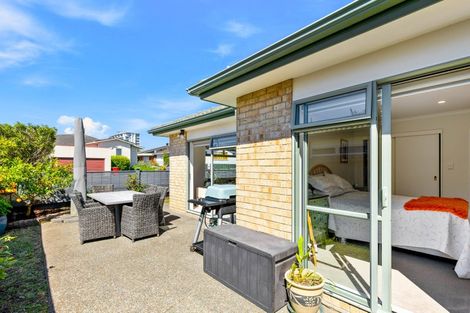 Photo of property in 19 Francis Skinner Place, Orewa, 0931