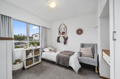 Photo of property in 2 Hadfield Place, Paraparaumu Beach, Paraparaumu, 5032