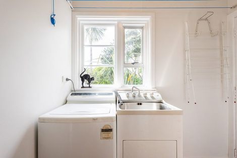 Photo of property in 39 Hudson Street, Island Bay, Wellington, 6023