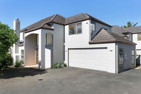 Photo of property in 31 Oakwood Grove, Eastern Beach, Auckland, 2012