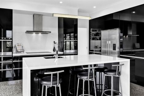 Photo of property in 6 Pebble Beach Court, Waiwhakaiho, New Plymouth, 4312