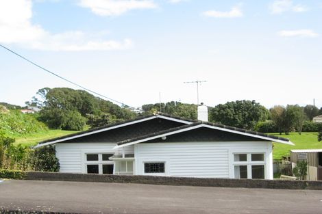 Photo of property in 10 Nobs Line, Strandon, New Plymouth, 4312
