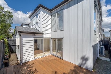 Photo of property in 4 Waihanga Way, Bucklands Beach, Auckland, 2014