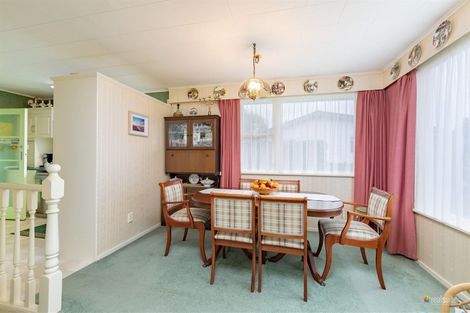 Photo of property in 15 Maple Grove, Maungaraki, Lower Hutt, 5010