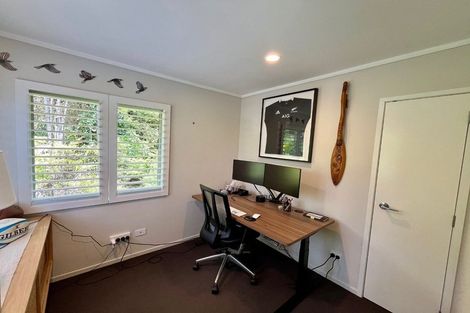 Photo of property in 32 Jonkers Road, Waitakere, Henderson, 0782