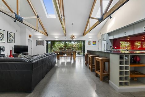 Photo of property in 525 Kaipikari Road, Urenui, 4375