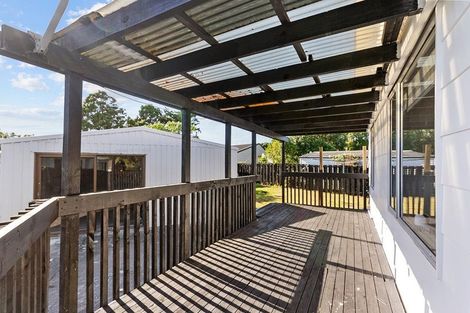 Photo of property in 4 Stoll Place, Clendon Park, Auckland, 2103