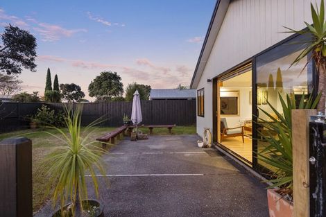 Photo of property in 7b Lyn Grove, Papamoa Beach, Papamoa, 3118