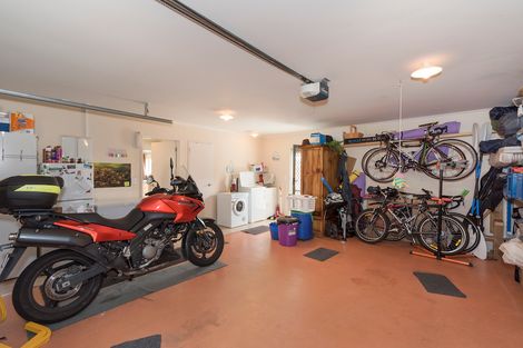 Photo of property in 27 Fergy Crescent, Wattle Downs, Auckland, 2103