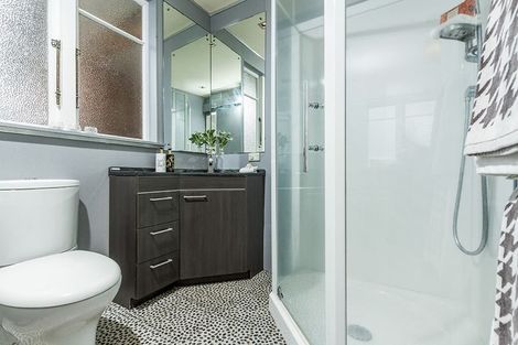 Photo of property in 78a Lake Road, Narrow Neck, Auckland, 0624