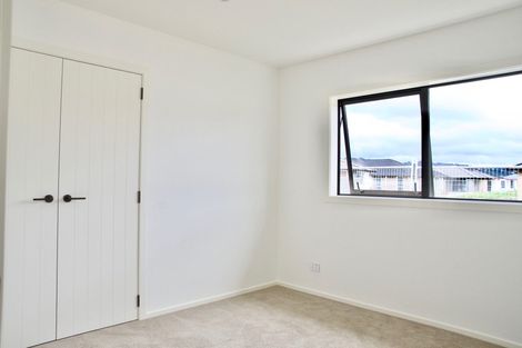 Photo of property in 5 Filmer Crescent, Wallaceville, Upper Hutt, 5018