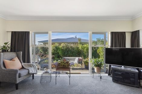 Photo of property in 16 Kingsley Street, St Andrews, Hamilton, 3200