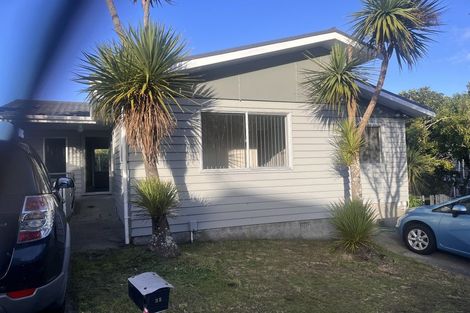 Photo of property in 32 Thurleigh Grove, Karori, Wellington, 6012