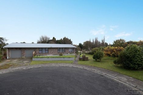 Photo of property in 25 Chartwell Drive, Eltham, 4322