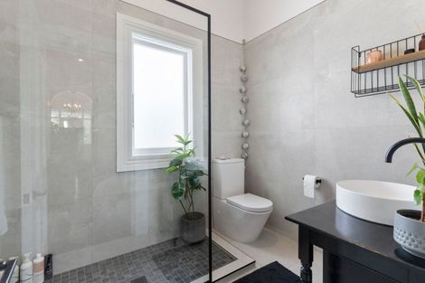 Photo of property in 250 Main Street, Greytown, 5712