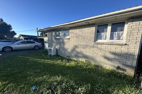 Photo of property in 1/215 Swanson Road, Henderson, Auckland, 0610