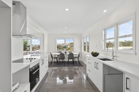 Photo of property in 1/57 Coronation Road, Hillcrest, Auckland, 0627