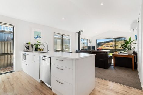 Photo of property in 75 Farrant Drive, Wanaka, 9305