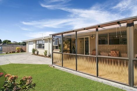 Photo of property in 34 Wesley Avenue, Frankleigh Park, New Plymouth, 4310