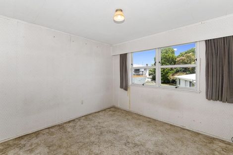 Photo of property in 121 Vodanovich Road, Te Atatu South, Auckland, 0610