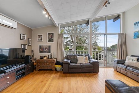 Photo of property in 22 Juniper Road, Sunnynook, Auckland, 0620