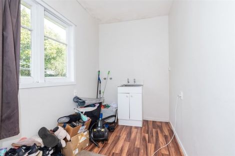 Photo of property in 15 Cleve Road, Green Bay, Auckland, 0604