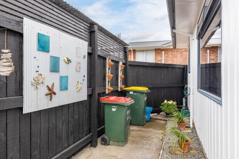 Photo of property in 15a Naumai Place, Spotswood, New Plymouth, 4310